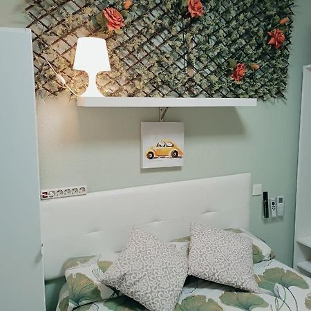 Habitaciones2 Renfe Alicante Buitenkant foto