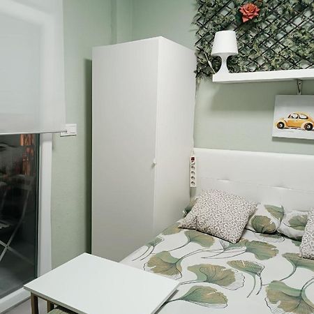 Habitaciones2 Renfe Alicante Buitenkant foto