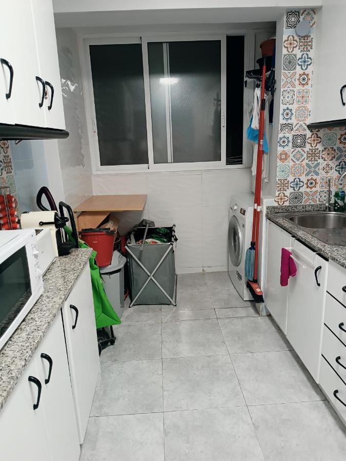 Habitaciones2 Renfe Alicante Buitenkant foto